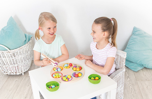 Kinder spielen beleduc Sortierspiel Marbelino Sorting